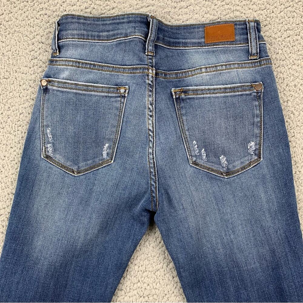 Judy Blue Women's Relaxed Fit Distressed Denim Jeans Style JB8271DK Size: 5/27 - Picture 4 of 15